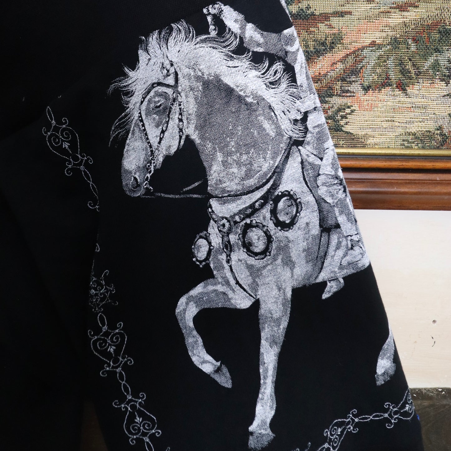 Medieval patched hoodie with elongated sleeves ✶ Size XL