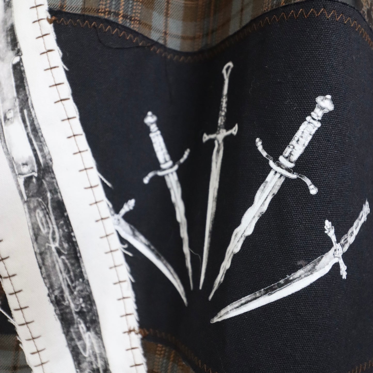 ✶ 1/1 weaponry skirt ✶ XL / UK14 / US10 / EU42