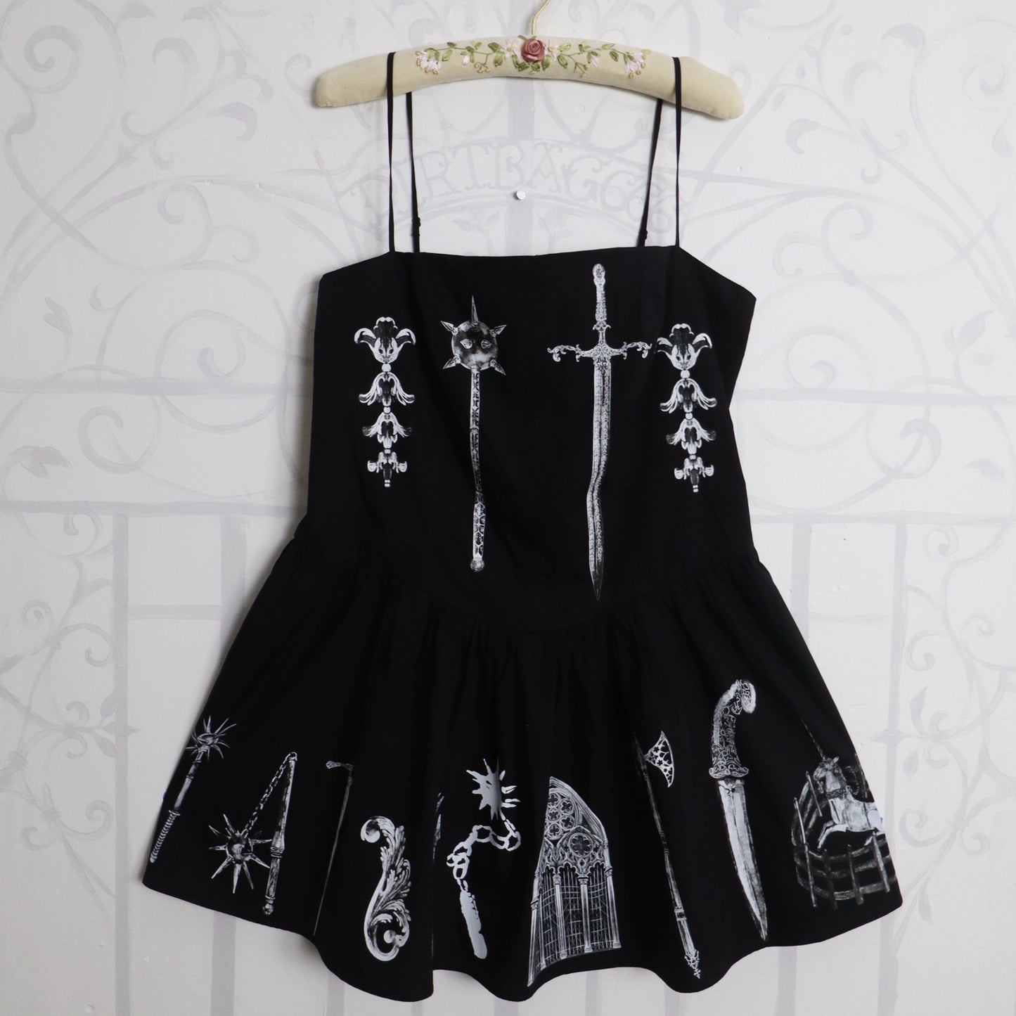 ✶ Medieval Mystery Dress ✶