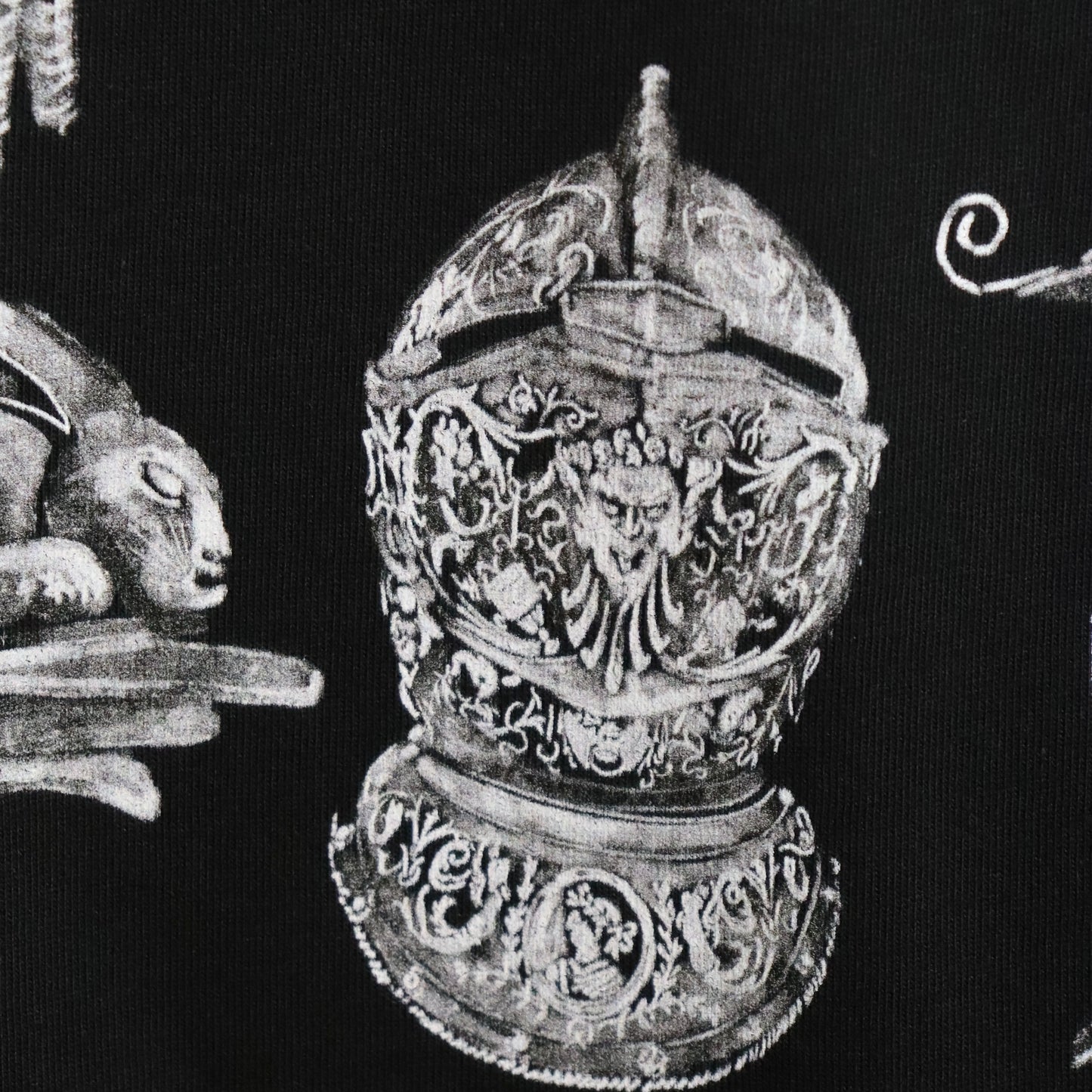 ✶ Camiseta con casco ✶
