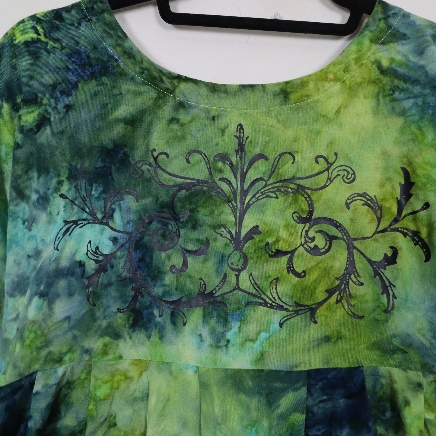 ✶SAMPLE SALE ✶ Item 5: Tie-dye green smock dress  ✶ Size: UK 10
