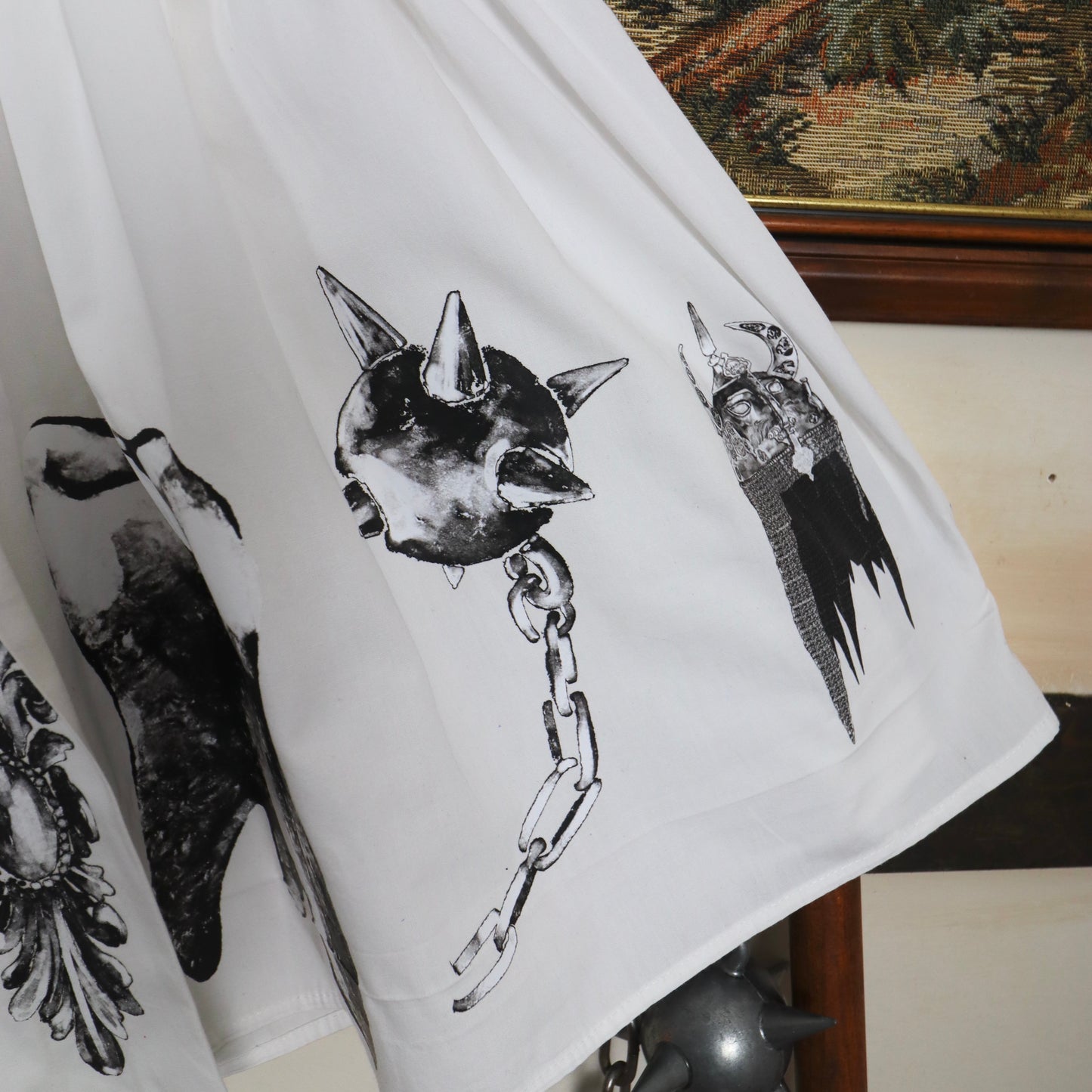 White medieval print dress ✶ Size UK 10 / US 6 / EU 38