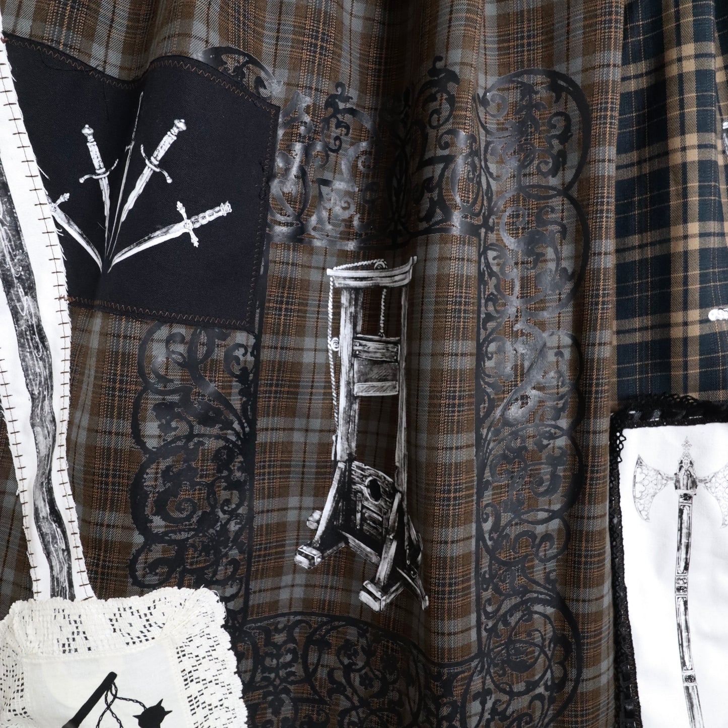 ✶ 1/1 weaponry skirt ✶ XL / UK14 / US10 / EU42