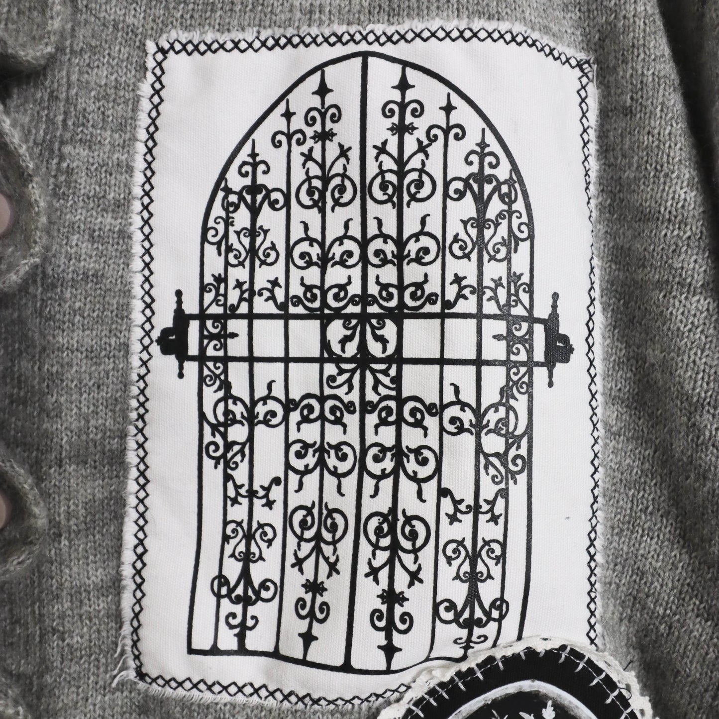 ✶ Medieval patched cardigan ✶ XL / UK14 / US10 / EU42