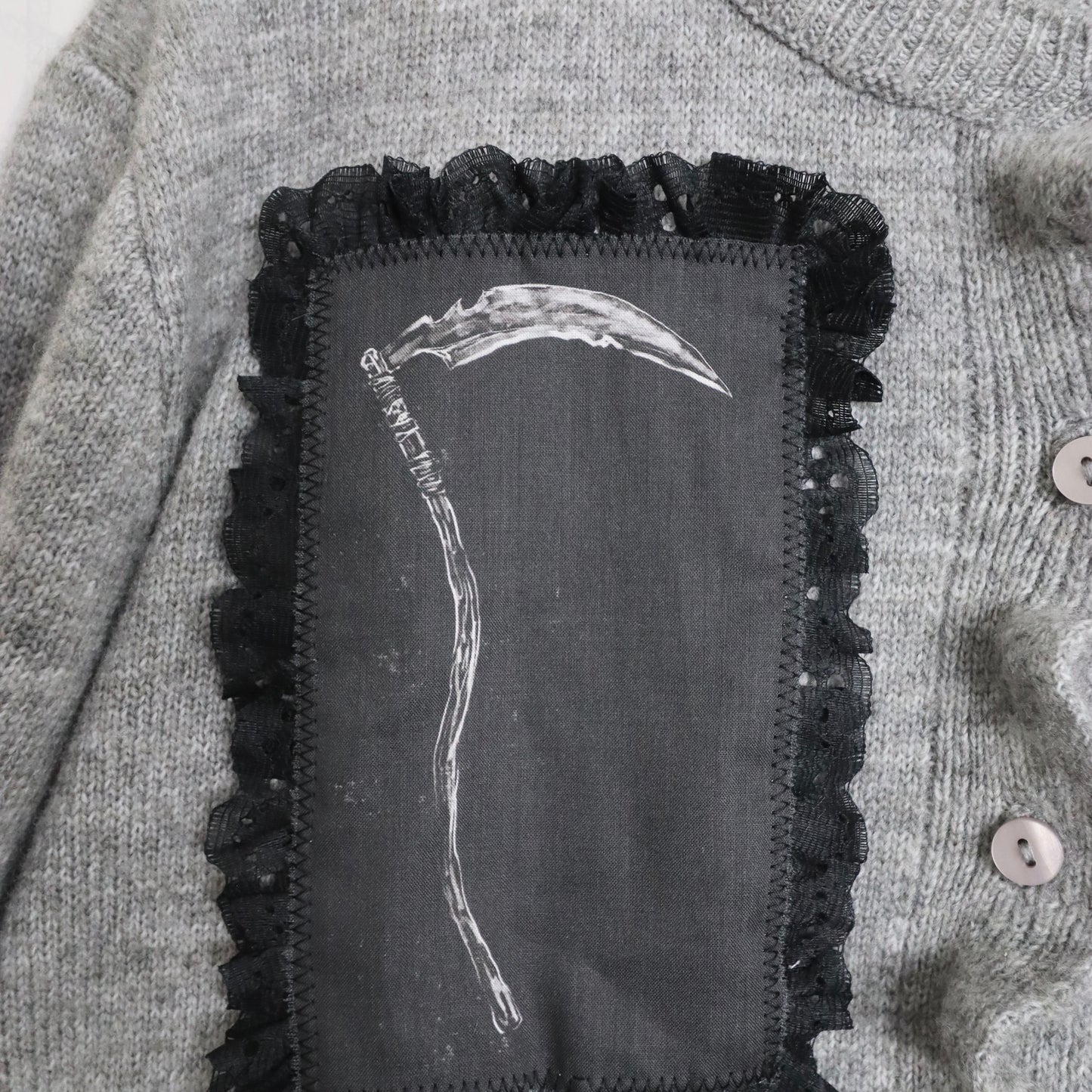 ✶ Medieval patched cardigan ✶ XL / UK14 / US10 / EU42