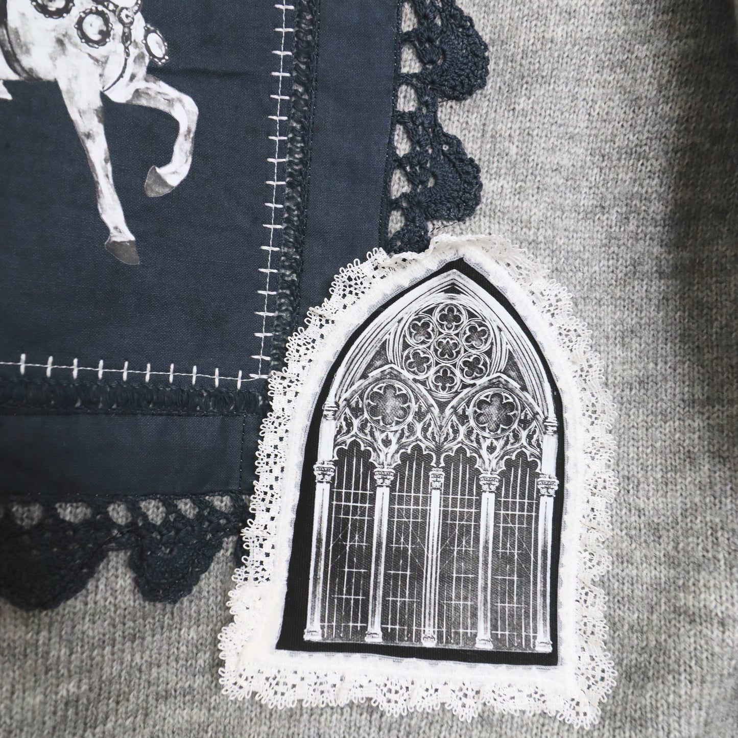 ✶ Medieval patched cardigan ✶ XL / UK14 / US10 / EU42