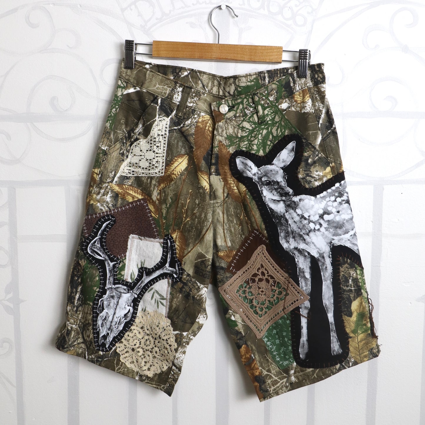✶ Southern Gothic shorts ✶ size Waist 28"
