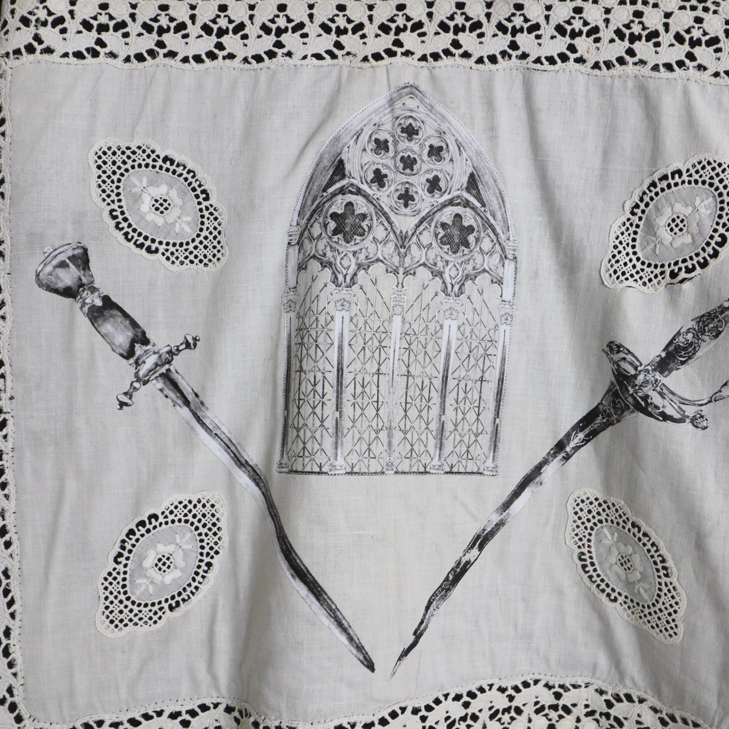 ✶ Gothic architecture hoodie ✶ Size L