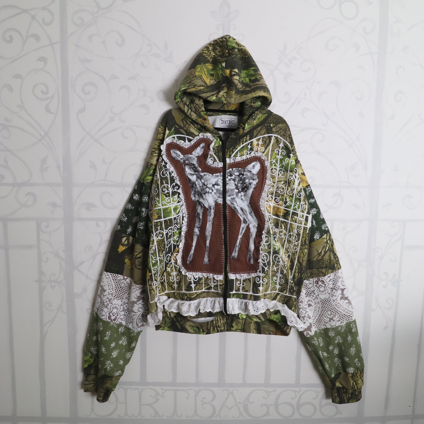 ✶ Fawn zip-up hoodie ✶ size XL
