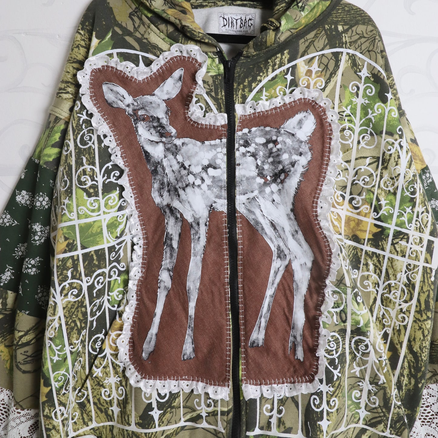 ✶ Fawn zip-up hoodie ✶ size XL