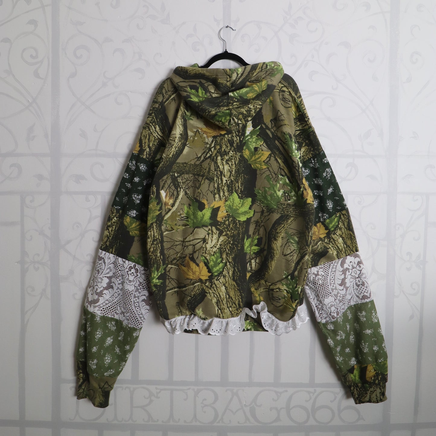 ✶ Fawn zip-up hoodie ✶ size XL
