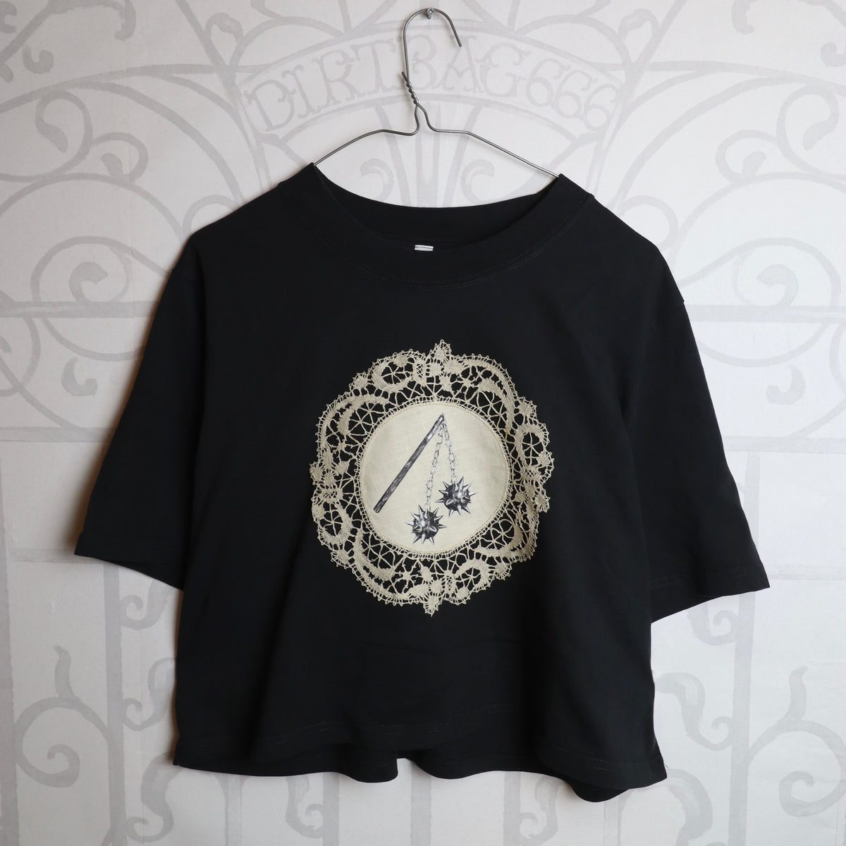 ✶Mystery weaponry Doily cropped t-shirt✶