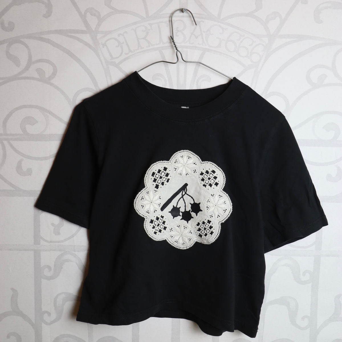 ✶Mystery weaponry Doily cropped t-shirt✶